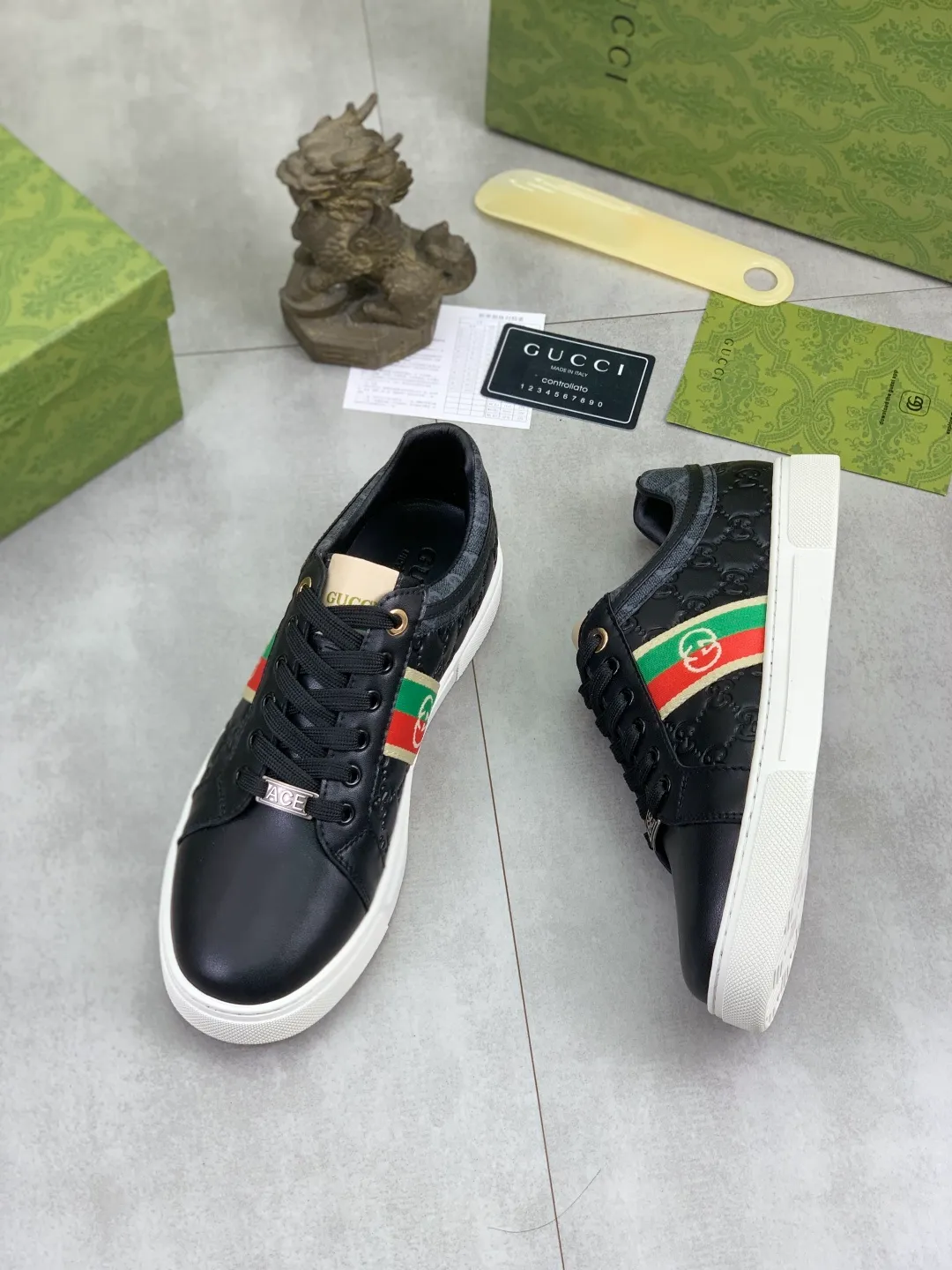 Men's Men's Shoes P420 💰[New Style] 🆘 The latest model from Gucci's official website🎁Classic casual and fashionable men's shoes👟Hot style💥Simple and elegant style, exclusive for trendy men. Unique latest brand elements from the official website👑Gucci original decoration, fashionable and generous, made of original soft calfskin fabric➕Comfortable soft sheepskin lining ✅The official website specifies wear-resistant rubber outsole_full of elasticity, classic model taken in real life🎬Color: 2️⃣colors available😍Number: 38-44